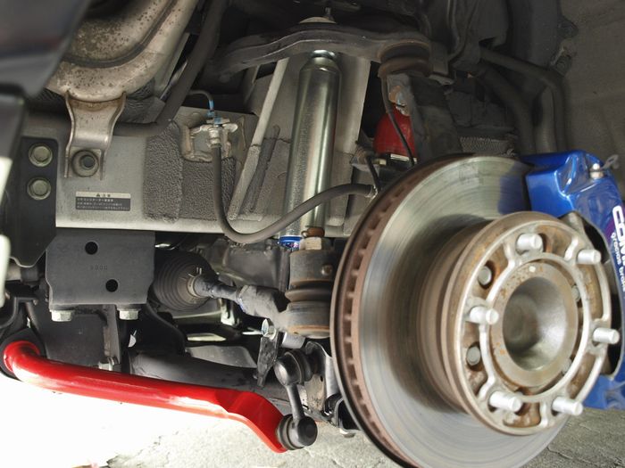 キャラバン NV350用 Rimフロント強化スタビライザー[ラバーヴッシュ付