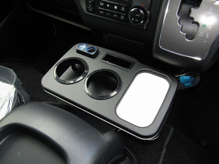 Rim USBホルダー付エレガントフロントセンタードリンクホルダー