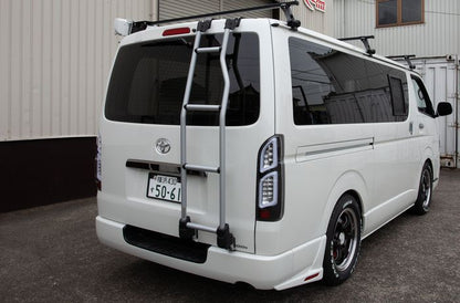 ハイエース 200系用 Rimヒップガード未塗装FRP製【赤リフレクター付】