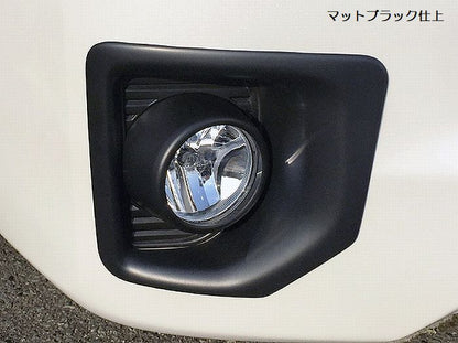 ハイエース 200系用 フォグランプカバー　カーボンルックブラック平織り柄/マットブラック
