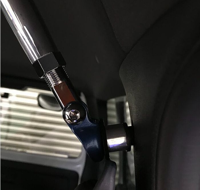ハイエース 200系用 センターピラーバー(スクエアタイプ)